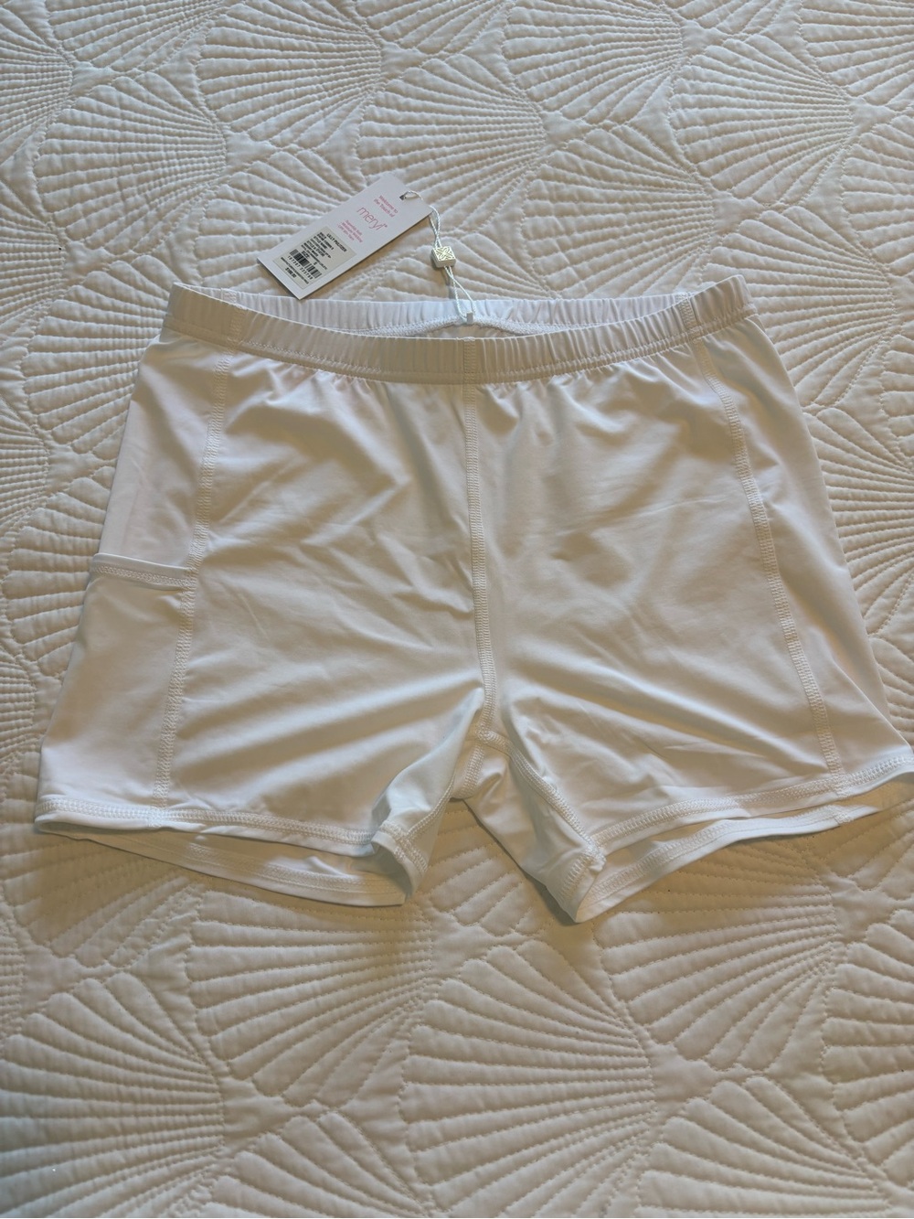 Lilly Pulitzer Ladies Meryl White Luxetic Shorts Sz S